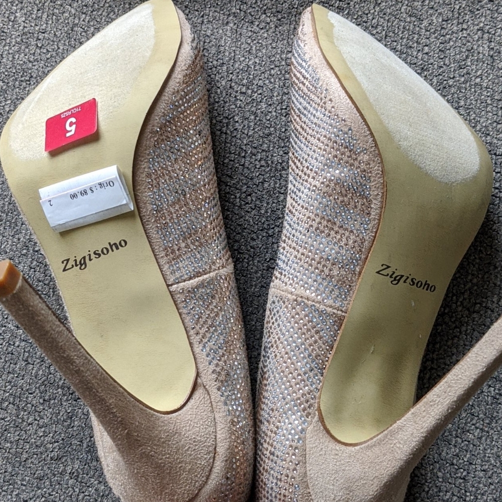 Size 5 pumps - Picture 4 of 4